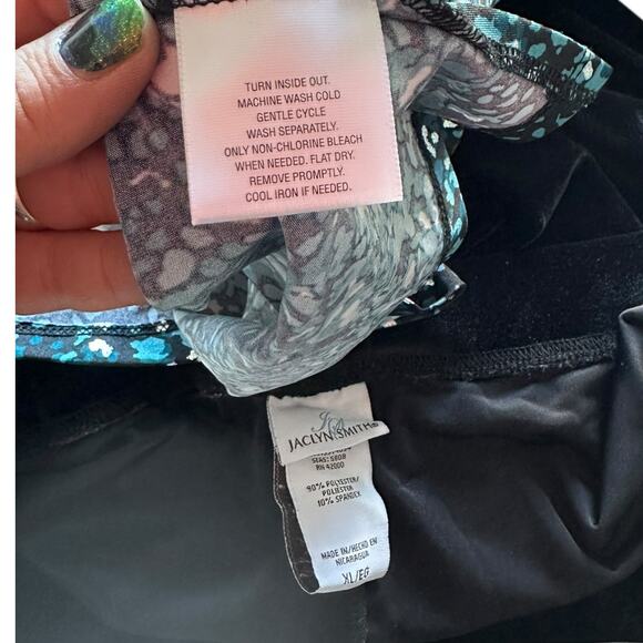 Jaclyn Smith Tunic Style Top and Pants Bundle - Picture 10 of 10